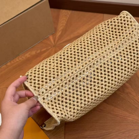 Louis Vuitton hand woven bag - Picture 3 of 5